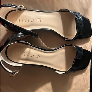 Unisa Black heel wedge with open toes